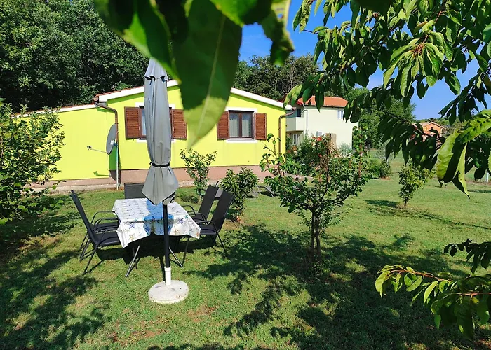 Holiday home Kuca Za Odmor Tri Sunca